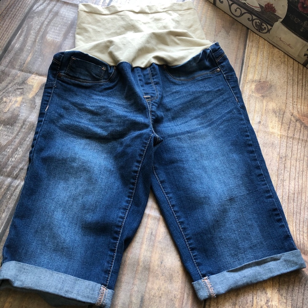 💜💜 Bellavida Maternity Denim Shorts Size Medium